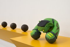 Haim Steinbach, Untitled (7 bocci balls, Hulk)